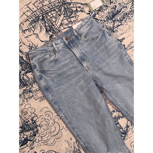 New with tags size 8 H&M jeans SKINNY High Waist COUPE MOULANTS  legs JEAN Pants - Picture 3 of 10